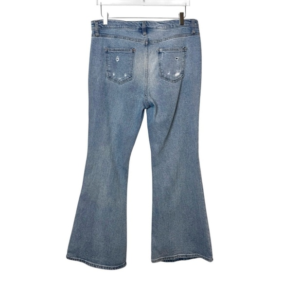 Altar’d State Galveston Women’s Medium Wash Flare Jeans Sz 31 - Picture 8 of 11